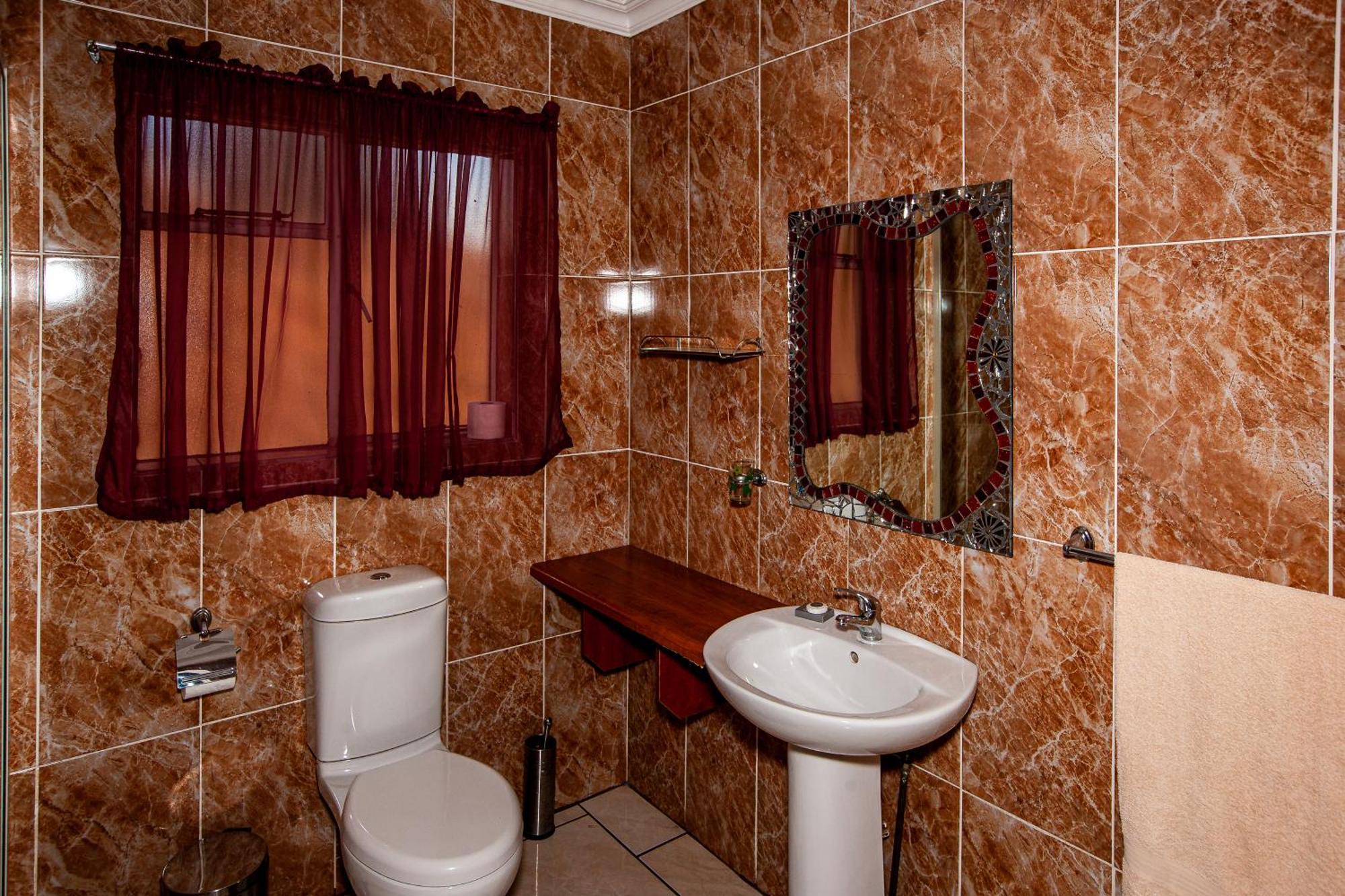 Invite Guest House - Self Catering Accommodation In Вандербейлпарк Екстериор снимка